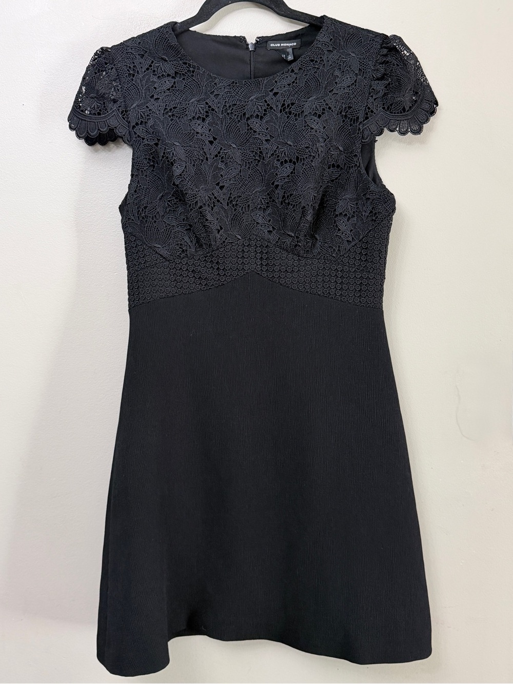 Club Monaco Black Lace Cutout Fit & Flare Mini Dress Cocktail LBD 6 - Picture 2 of 9